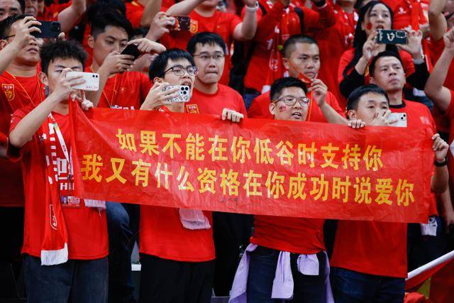 特鲁姆普轻取希金斯，威尔逊险胜威廉姆斯